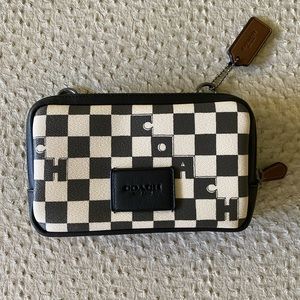 NWT Coach Carrier Phone Crossbody Checker